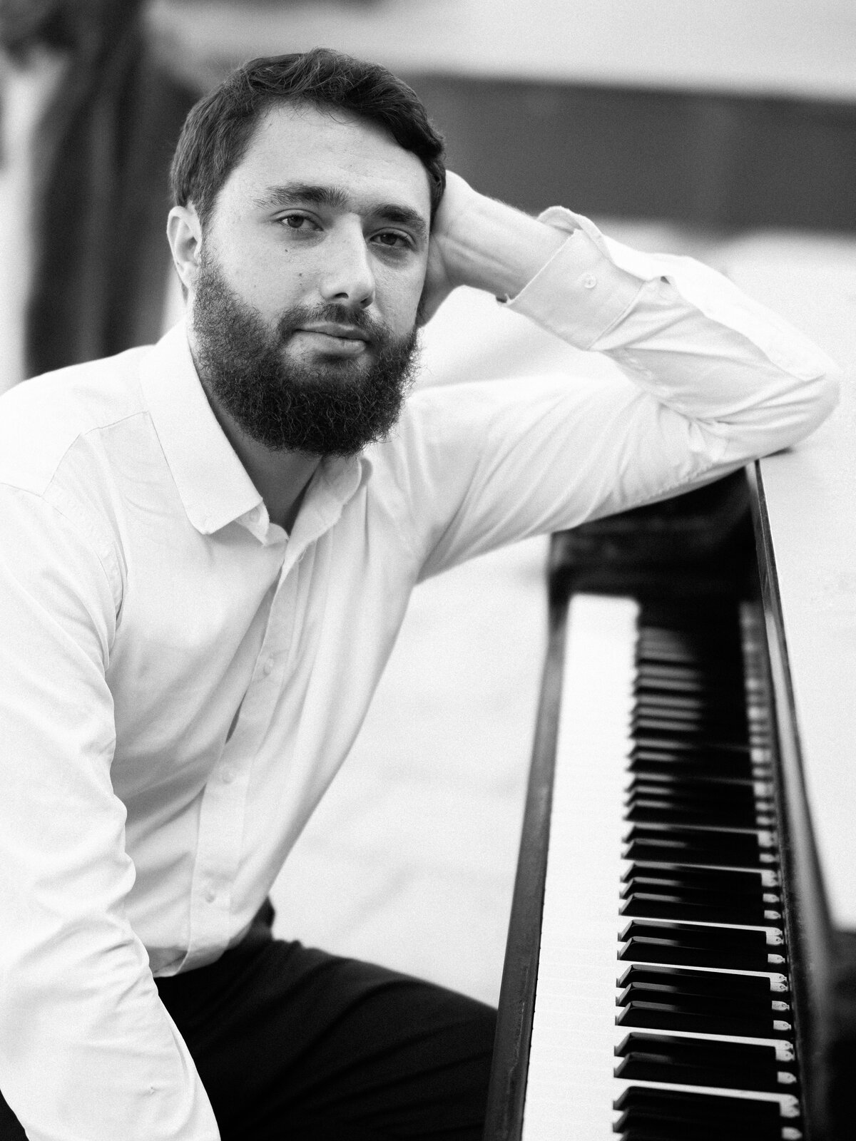 Юрий Гусев у рояля